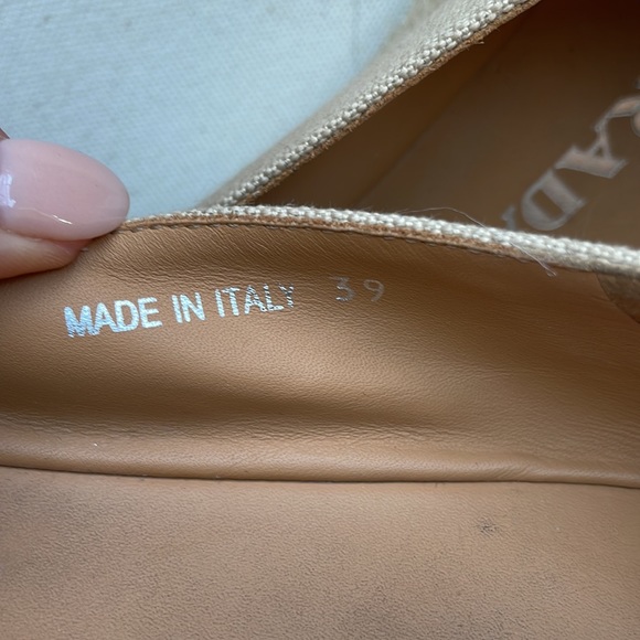 Prada - Picture 9 of 10